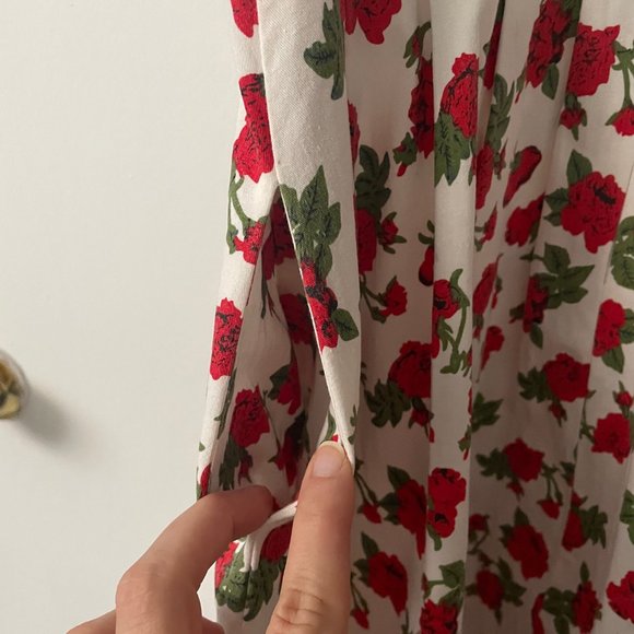 1950s Style Red Roses Summer Dress - Picture 5 of 9